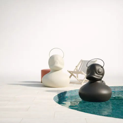 Pływająca rzeźba dekoracyjna do basenu i ogrodu 85cm – Mega Duck Deco